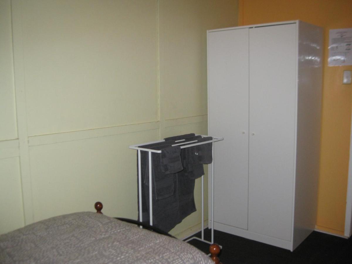 Australian Hotel Winton Budget Hotel Accommodation מראה חיצוני תמונה