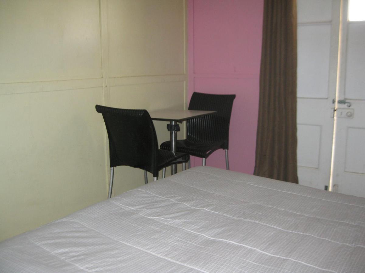 Australian Hotel Winton Budget Hotel Accommodation מראה חיצוני תמונה