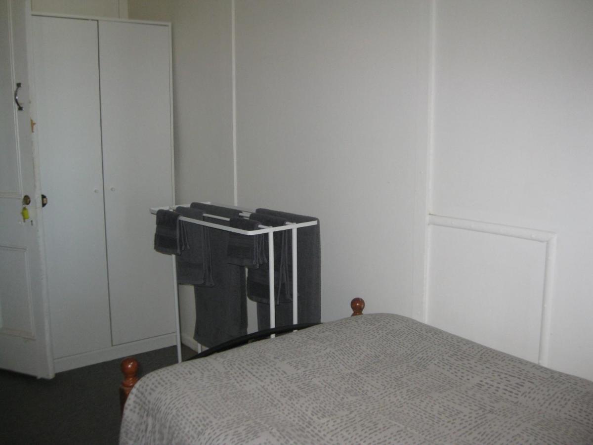 Australian Hotel Winton Budget Hotel Accommodation מראה חיצוני תמונה